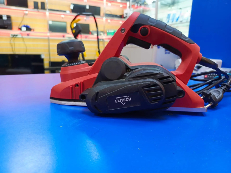 Электрорубанок Elitech  P 082