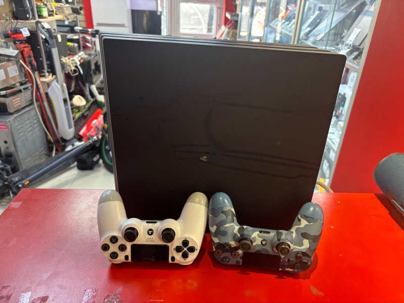 Игровая приставка Sony ps 4 pro